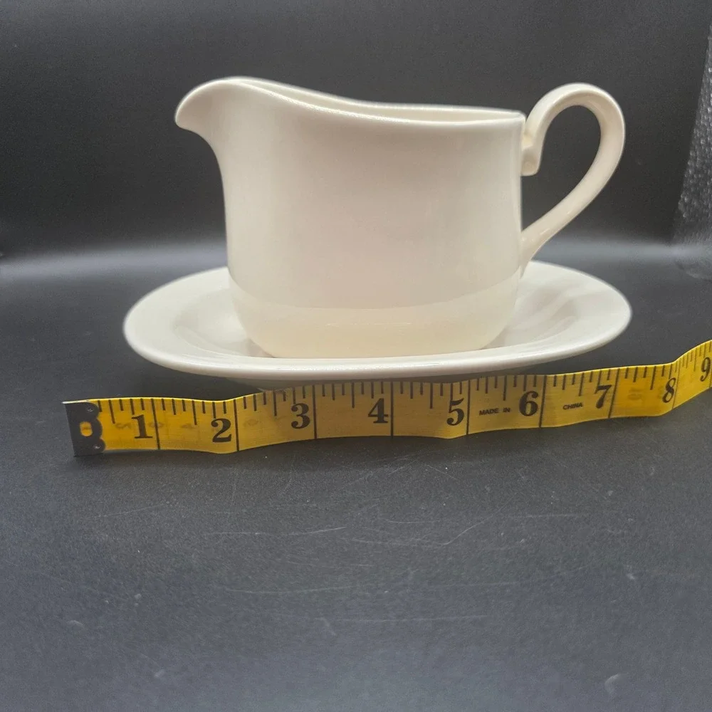Corning White Gravy Boat with Underplate Set Microwave Safe 81-TY L9 Soft‎ White